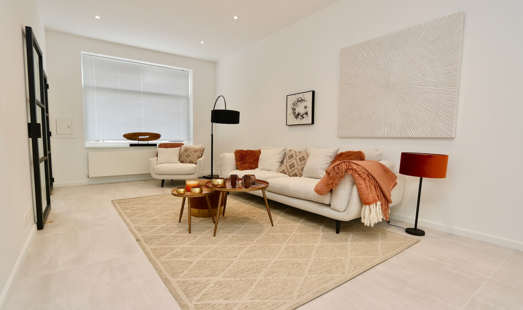 Renovatieproject : verrassend ruime en luxueus afgewerkte stadswoning met 4 slpks, 2 badk en zonnige terrastuin, toplocatie bij ’t Zand en Beursplein
