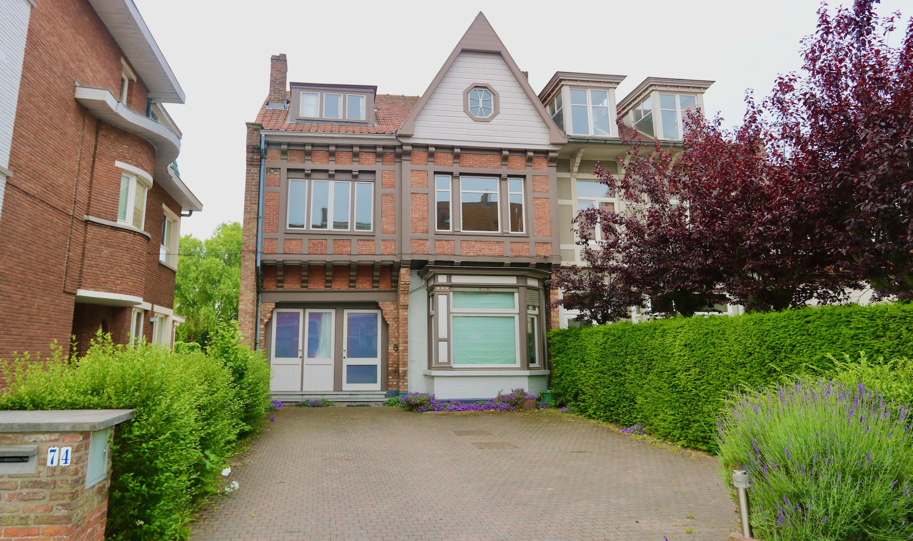 sfeervolle cottage uit de jaren ’20 met parking en grote zuidgerichte tuin