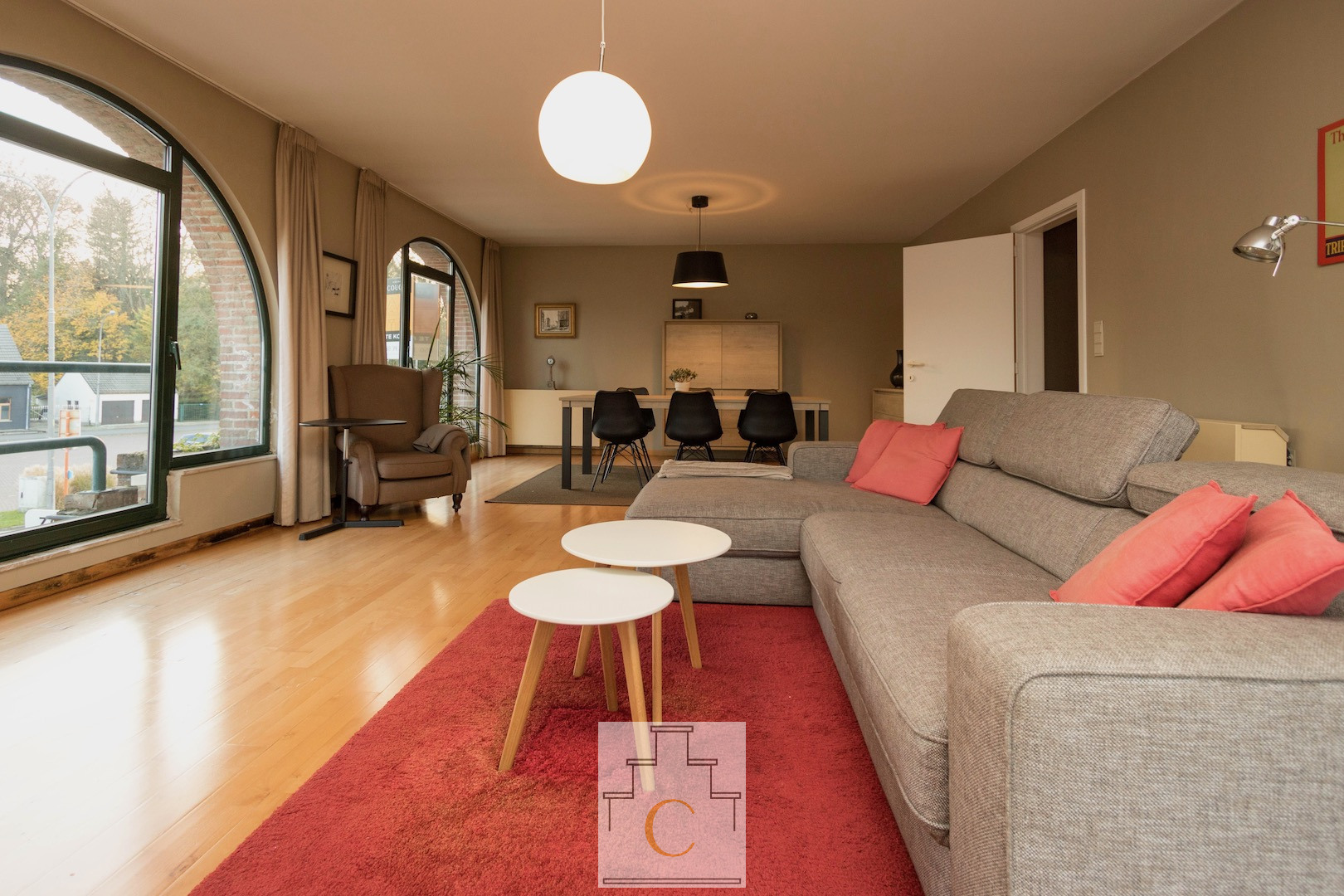 Instapklaar appartement met 3 slaapkamers aan het dorpsplein