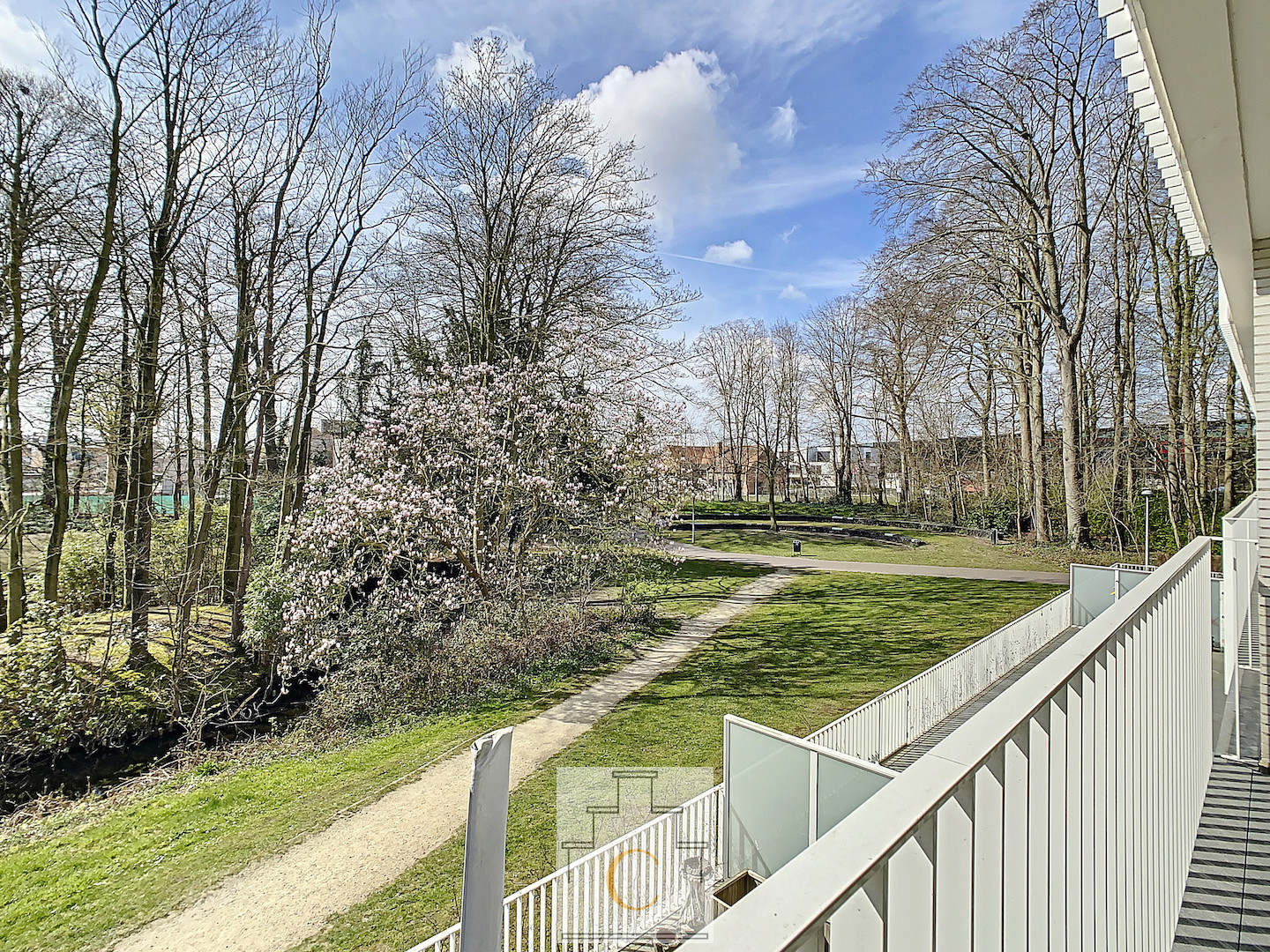 ruim appartement met zonneterras en garage te St Michiels