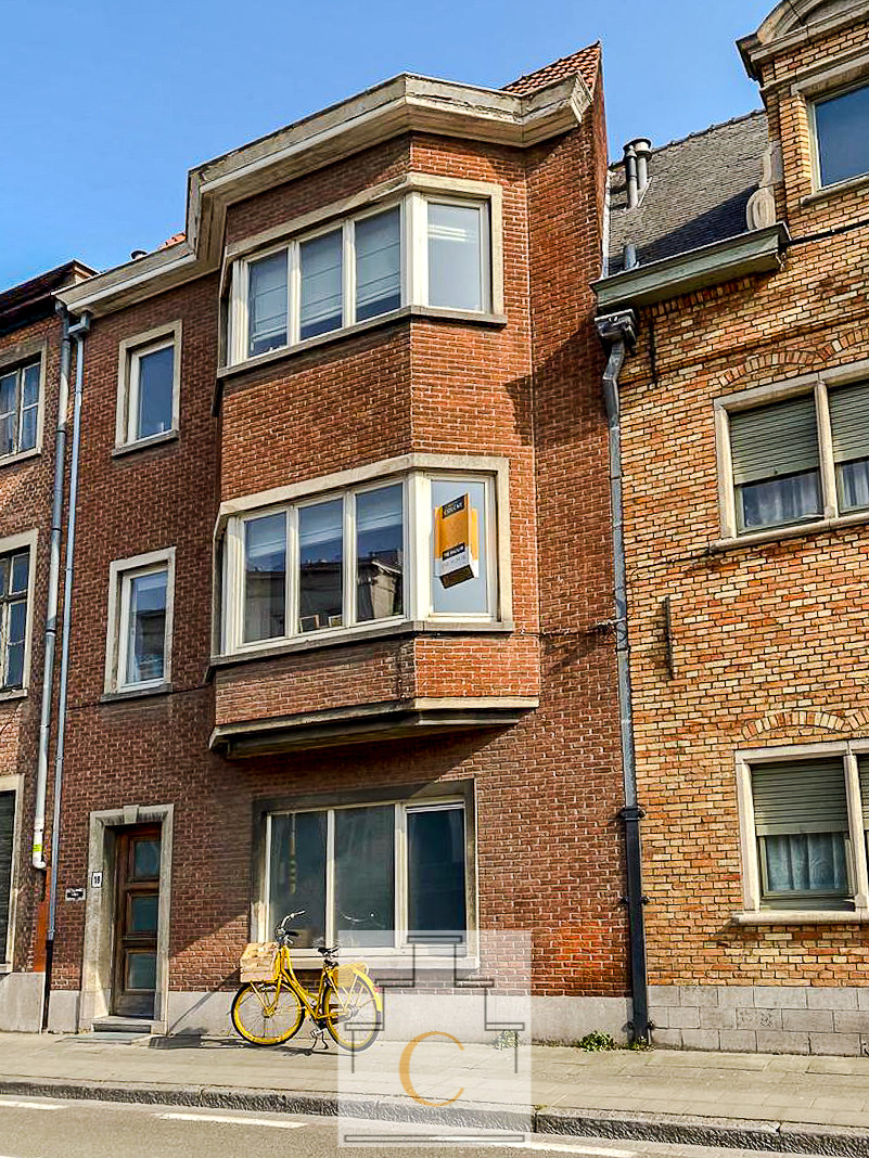 Eigentijdse woning met leuk terras - 2slpk - fietsenberging - huurprijs: 850€ per maand
