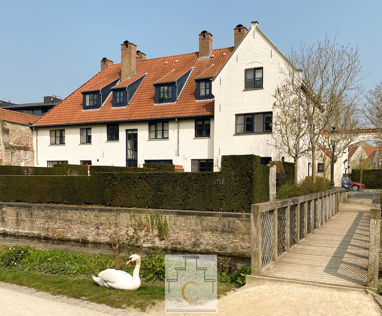 exclusieve stadswoning met knappe zongerichte terrastuin, stil en residentieel, direct palend aan de Bakkersrei en het Minnewaterpark, optionele aankoop van dubbele garage vlakbij