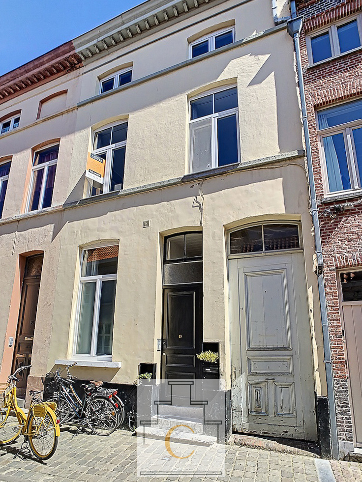gerenoveerde stadswoning in hartje Brugge met mogelijkheid tot uitbating b&b