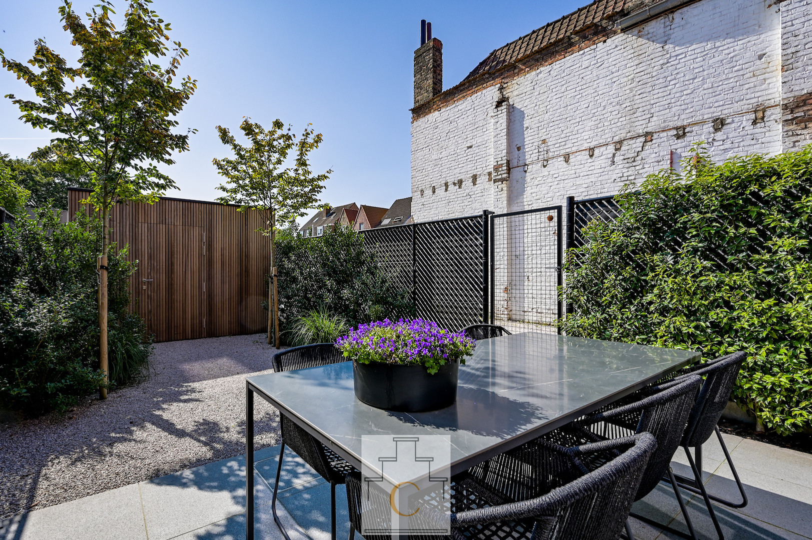 Recente stadswoning te Kristus Koning, nieuwbouw 2017-2018, high end afwerking, met knappe terrastuin en garagemogelijkheid