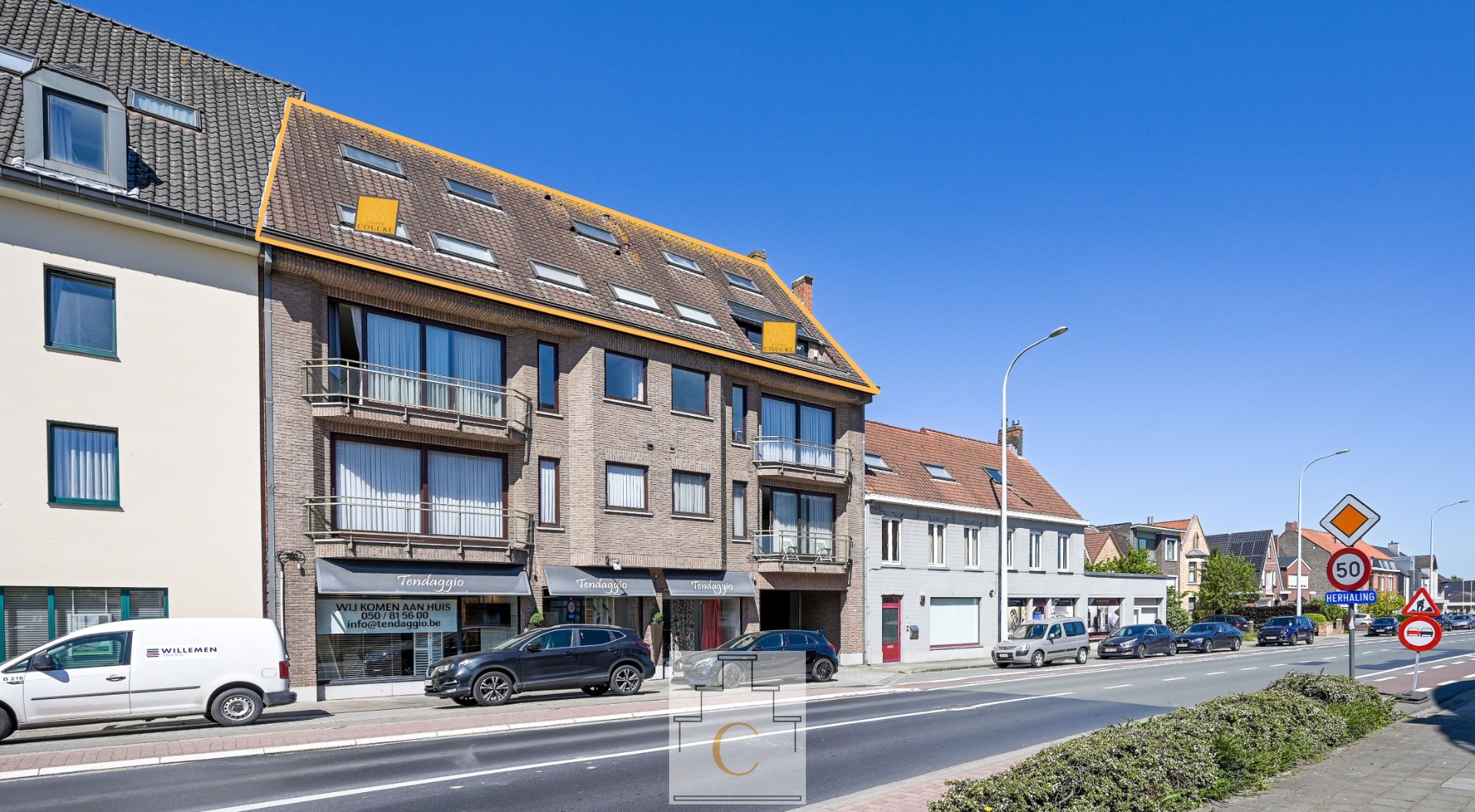 Ruim appartement van 250 m² in hartje Oostkamp