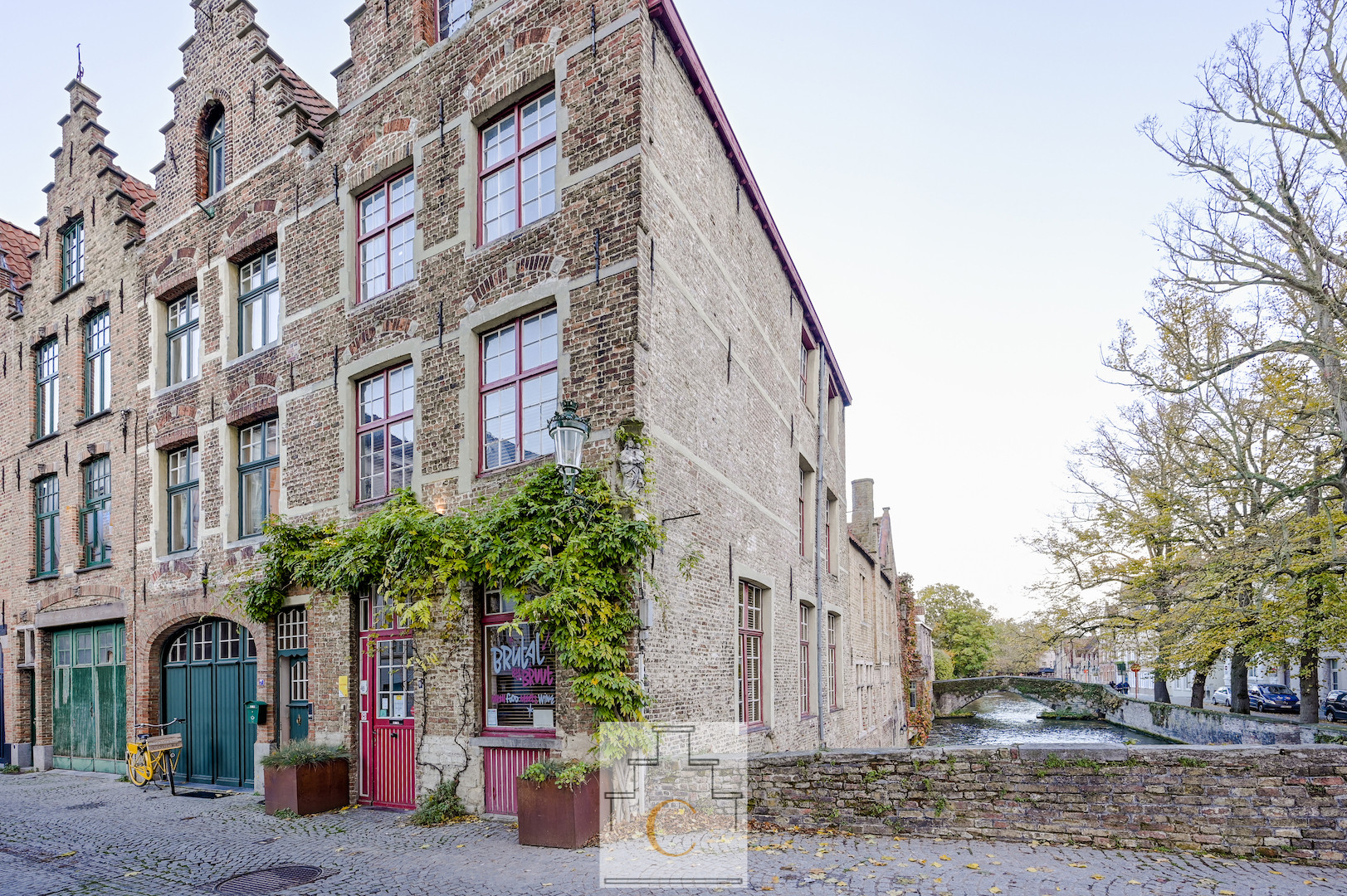 17e eeuws trapgevelwoning met grote garage - idyllische ligging, zicht op Groenerei