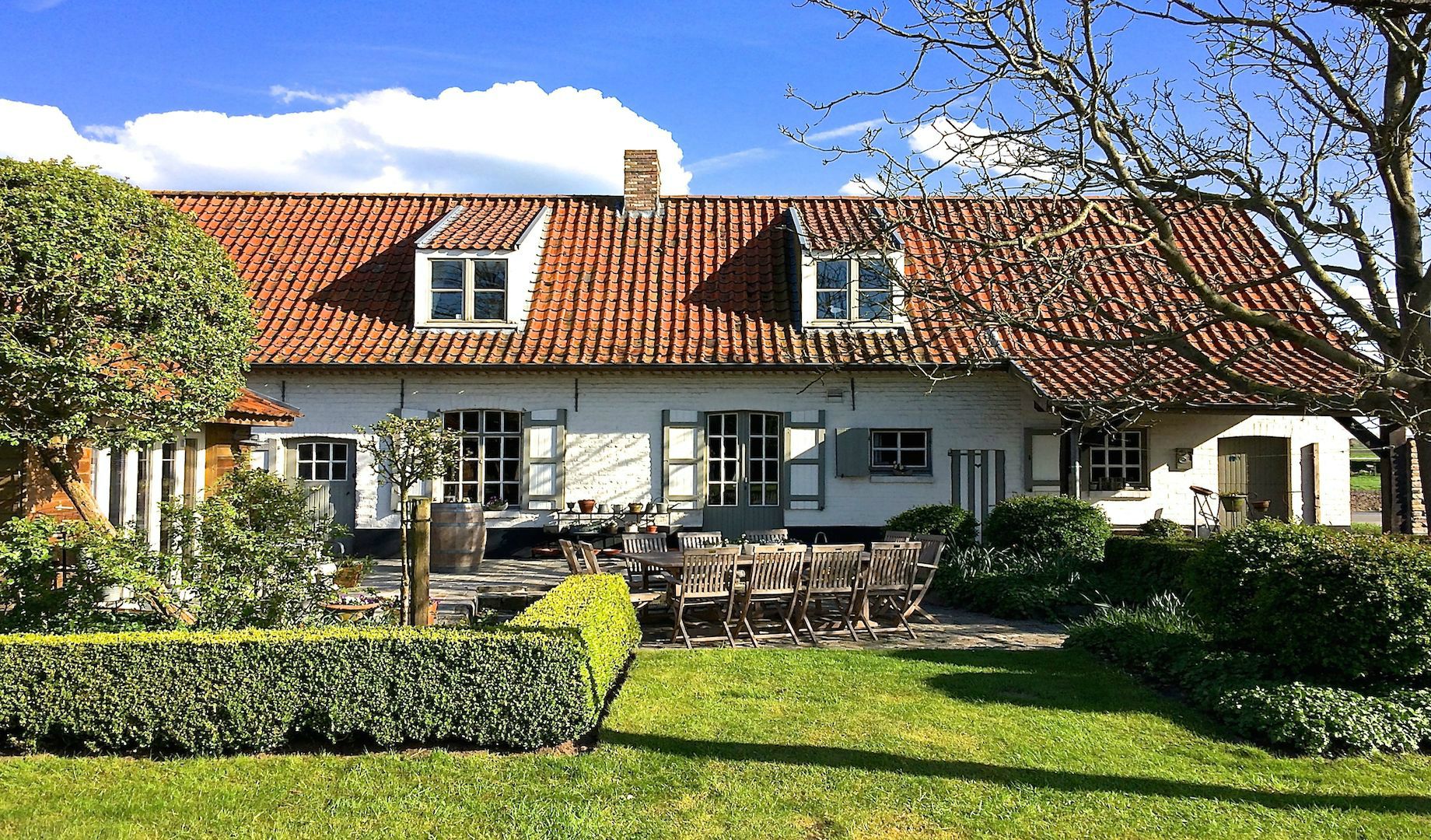 Idyllisch LANDHUIS met prachtige tuin, garage, 4 paardenstallen en weide – circa 11.000 m2  - driehoek Zedelgem-Snellegem-Aartrijke, nabij Diksmuidse Heirweg