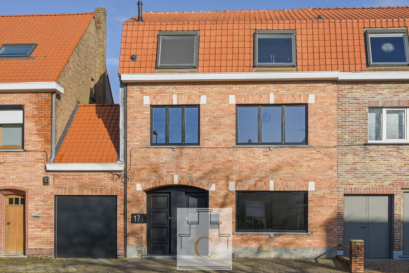 pas gerenoveerde, ruime en hippe gezinswoning met brede tuin, fietsenpoortje en mancave