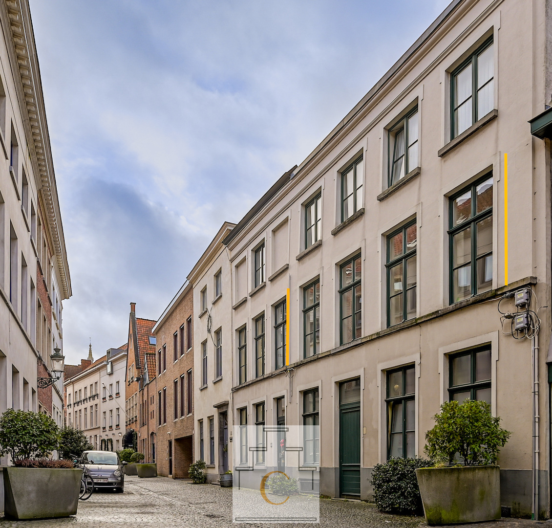 APPARTEMENT in kleine residentie met lift op topligging hartje Brugge – nabij Prinsenhof en Moerstraat