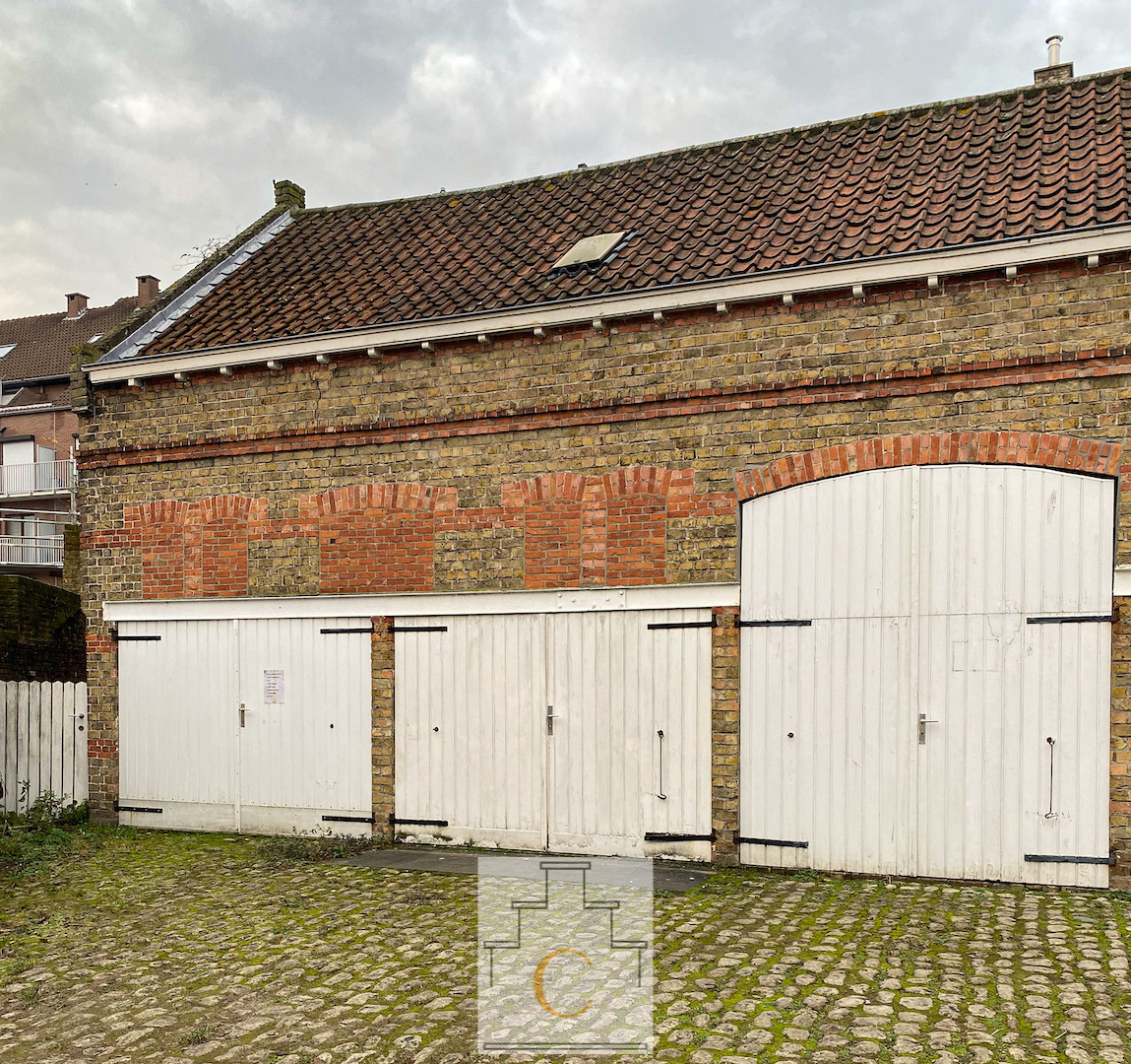 Grote garage Gulden Vlieslaan