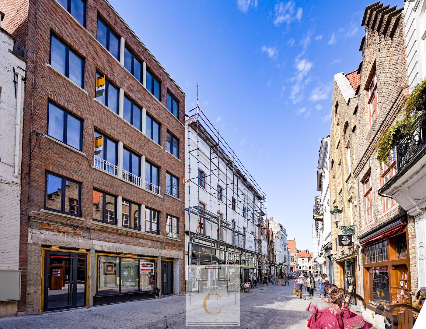 Ruim en recent verbouwd  APPARTEMENT (circa 110 m2 ) met gemeenschappelijk dakterras – Brugge (Geldmuntstraat) en grote kelder