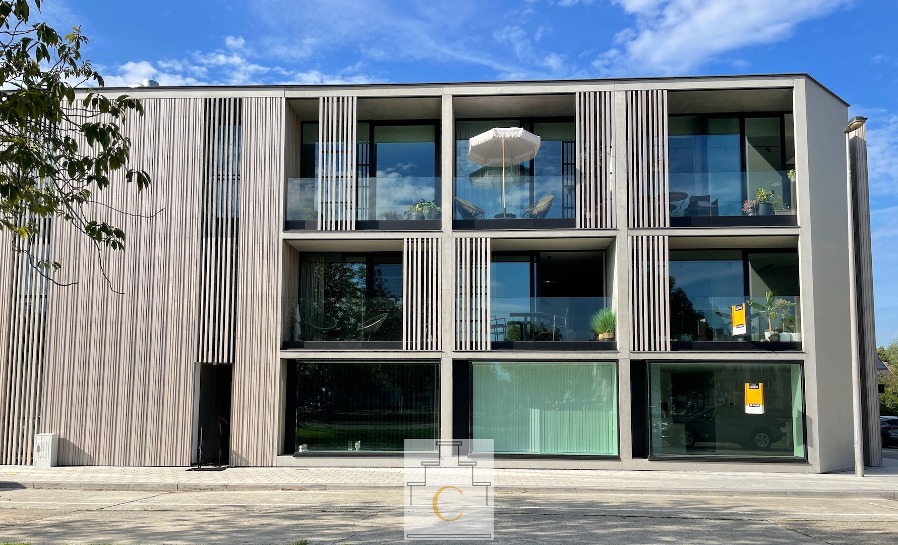 Nieuwbouw hoekappartement met garage