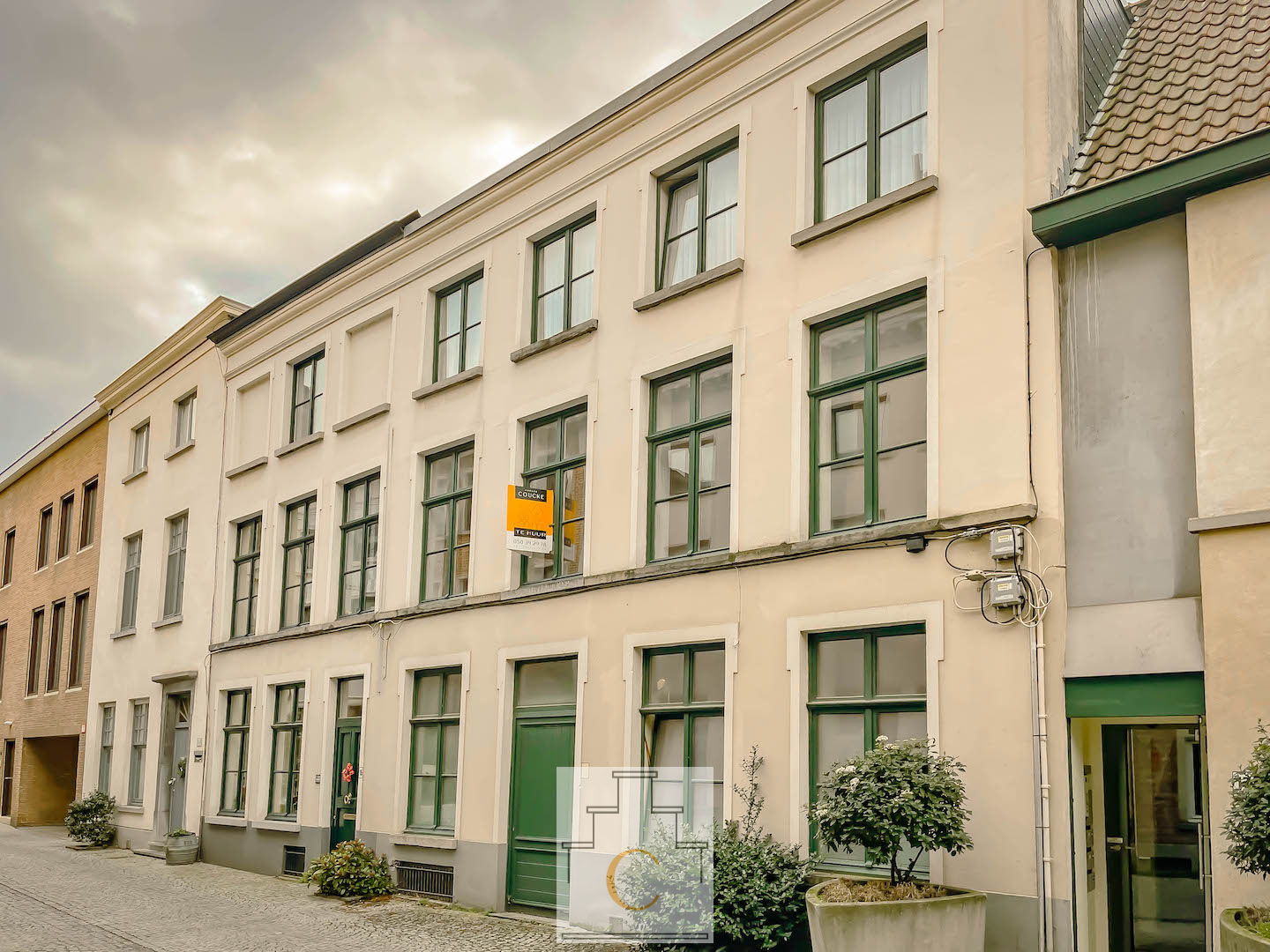 Gemeubeld APPARTEMENT in kleine residentie met lift op topligging hartje Brugge – nabij Prinsenhof en Moerstraat
