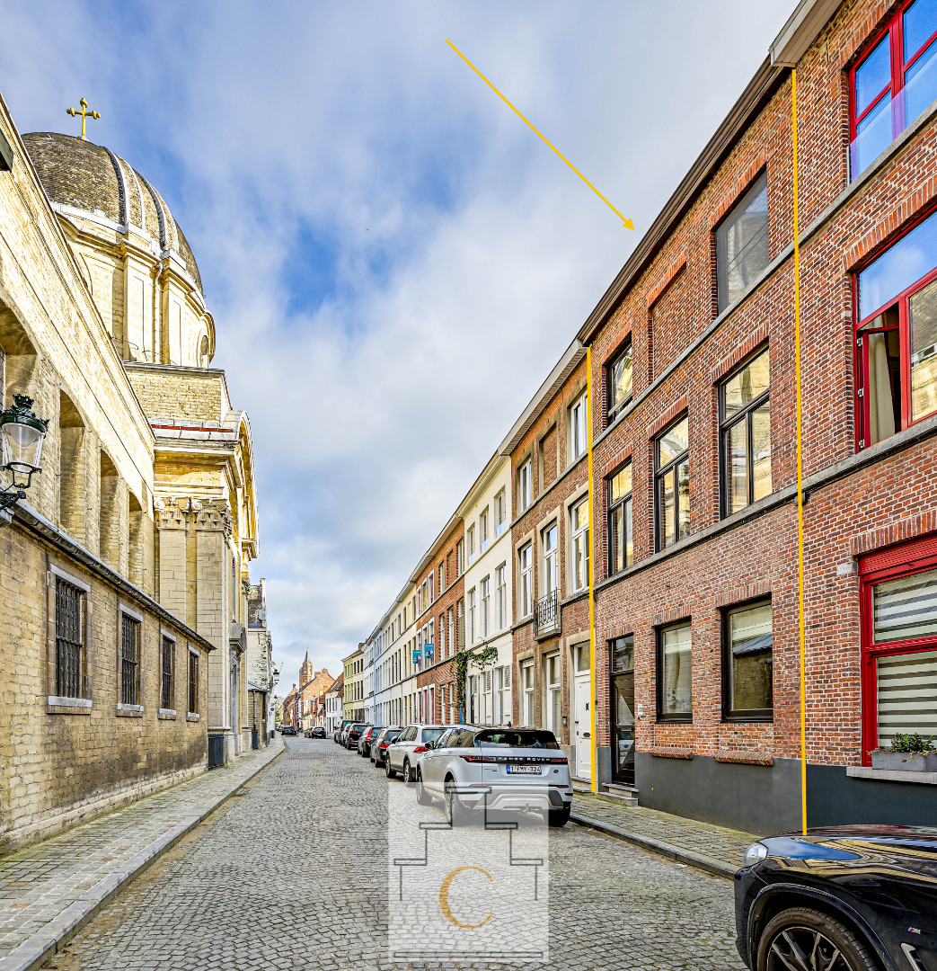 verrassend ruime voormalige officierswoning met sublieme zongerichte tuin en dubbele garage, pittoreske ligging rechtover het Engels Klooster