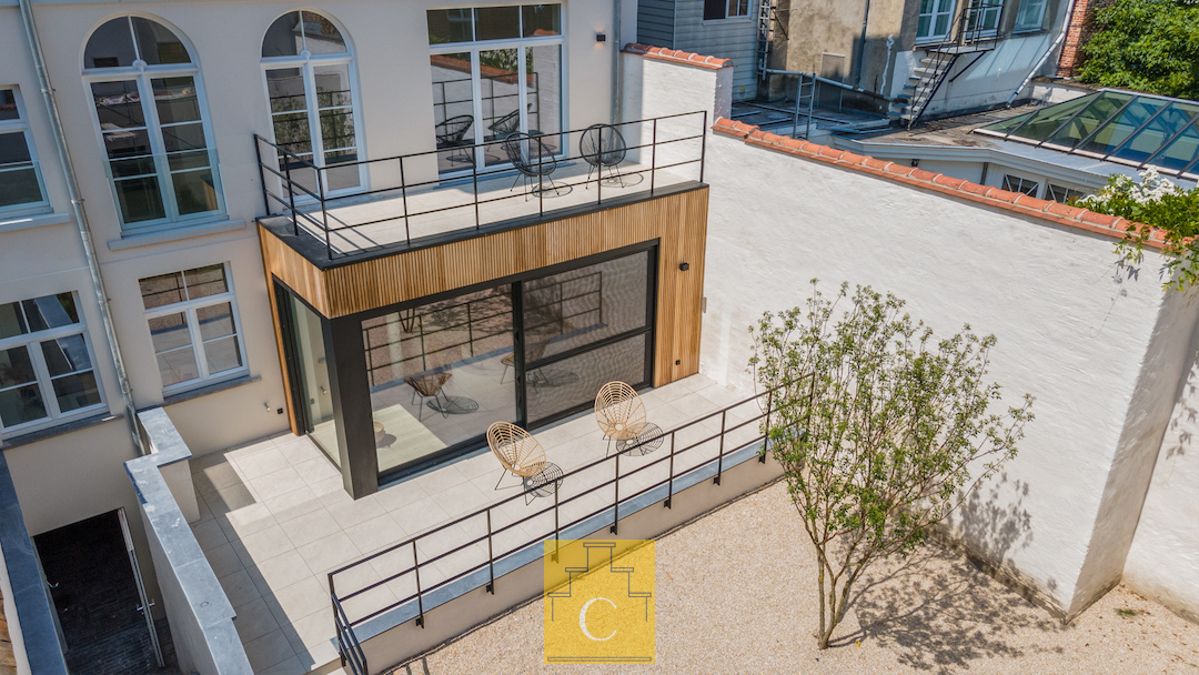 high-end afgewerkt appartement (202 m2) in voormalig Rederhuis nabij de Sint-Walburgakerk