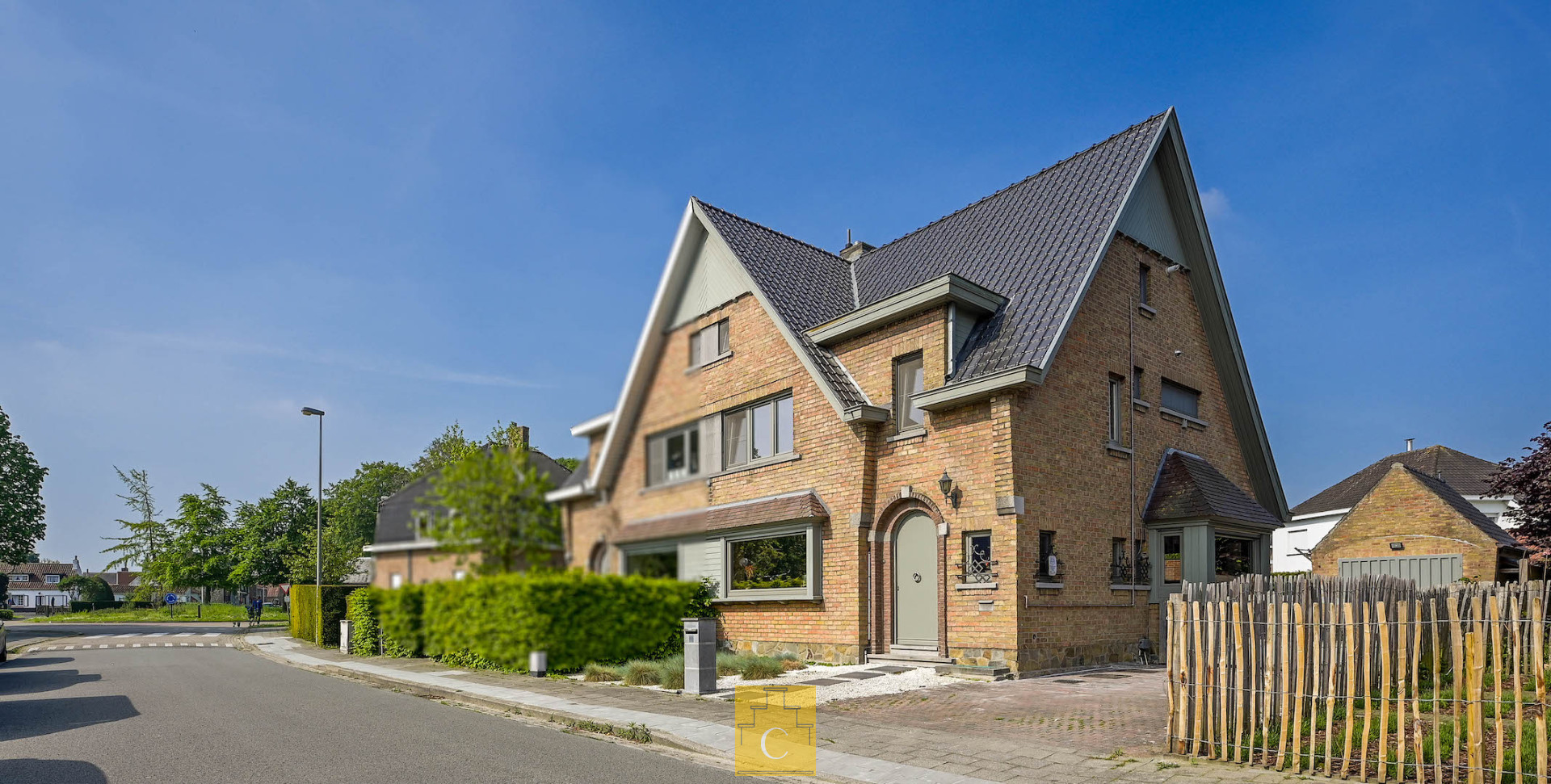Charmante Halfopen Bebouwing in Cottage Stijl op gegeerde ligging