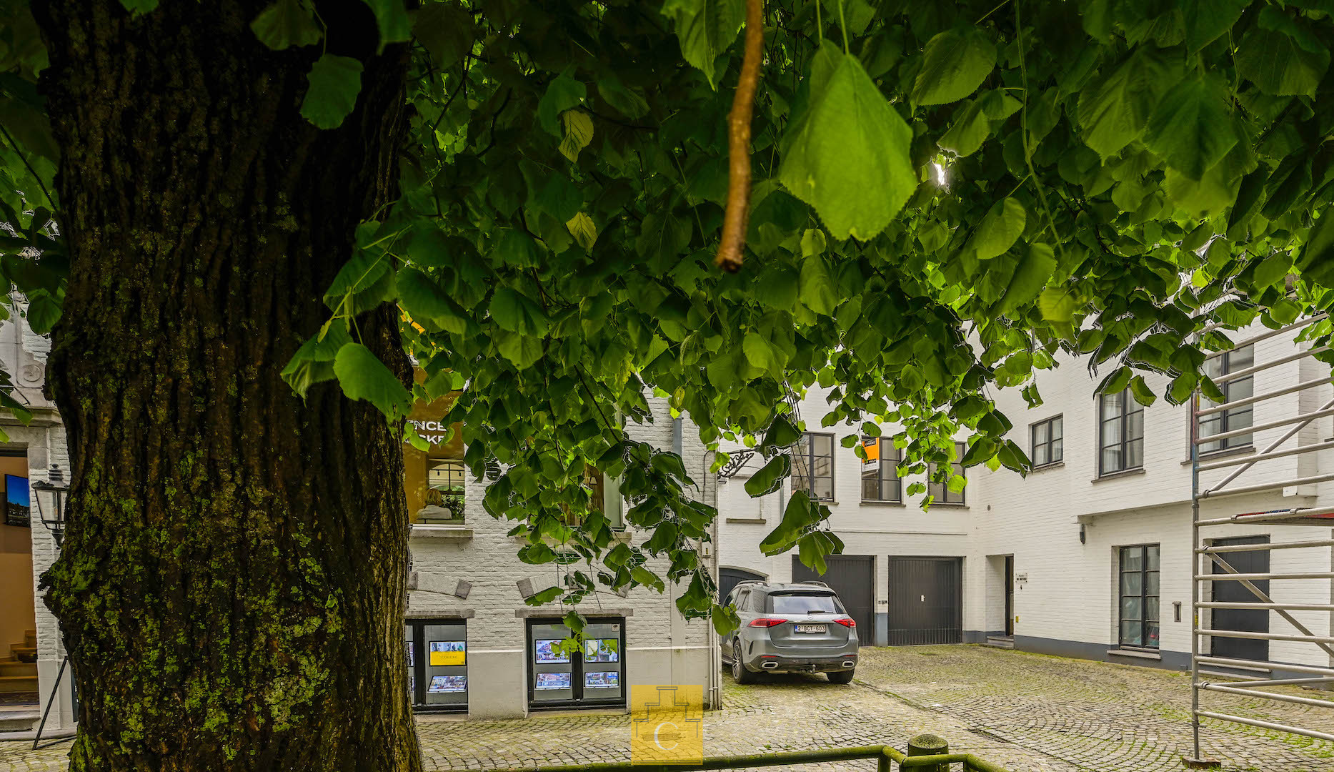 Ruim appartement met zicht op Muntplein met groot zonneterras