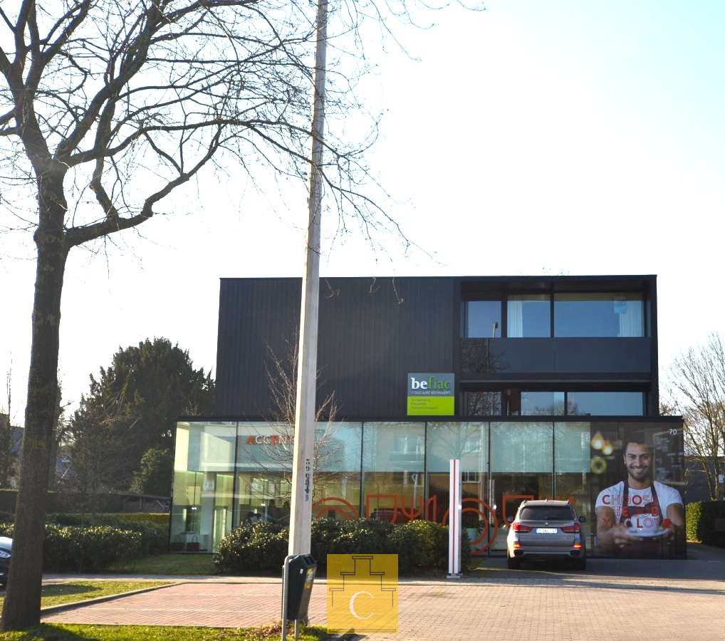 Lichtrijk appartement met terrassen en autostandplaats te St Michiels
